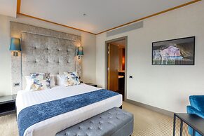 Marsden Viaduct Hotel