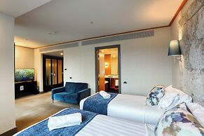 Marsden Viaduct Hotel