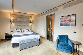 Marsden Viaduct Hotel