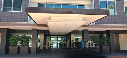 Marsden Viaduct Hotel