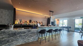 Marsden Viaduct Hotel