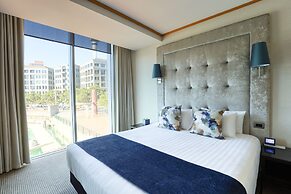 Marsden Viaduct Hotel