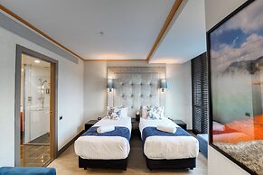 Marsden Viaduct Hotel