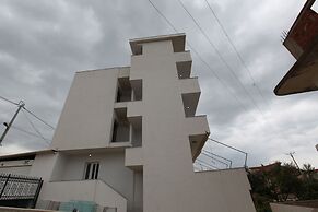 Irdi Aparthotel