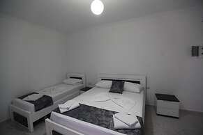 Irdi Aparthotel
