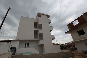 Irdi Aparthotel