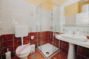 Apartments and Rooms Villa Rossella 2