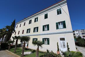 Apartments and Rooms Villa Rossella 2