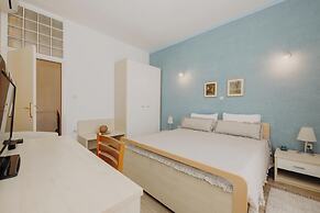 Apartments and Rooms Villa Rossella 2