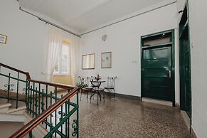 Apartments and Rooms Villa Rossella 2