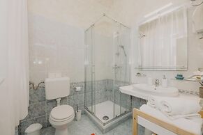 Apartments and Rooms Villa Rossella 2