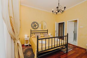 Apartments and Rooms Villa Rossella 2