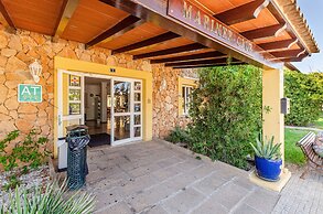 Mariner Club Apartments