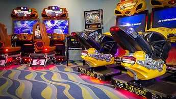 Stunning and Spacious Home Near Disney, CDC Standards #rcg8521