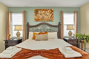 Stunning and Spacious Home Near Disney, CDC Standards #rcg8521