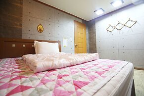 Geumsan Wolyeongsan Motel