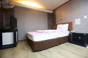 Geumsan Wolyeongsan Motel