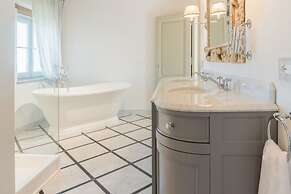 Villa Conca d'Oro by Mmega