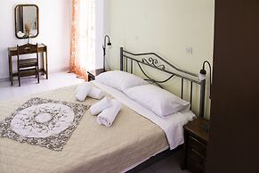 Stellas Guest House