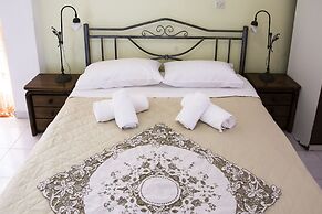 Stellas Guest House