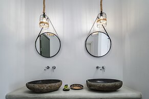 Amethyst Luxury Suites