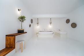 Amethyst Luxury Suites