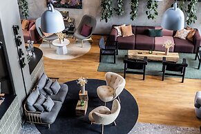 Peak 12 Design Hotel