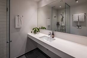 Peak 12 Design Hotel