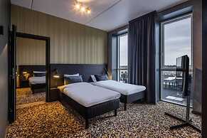 Peak 12 Design Hotel