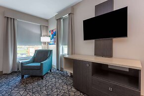 La Quinta Inn & Suites by Wyndham Shorewood