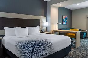 La Quinta Inn & Suites by Wyndham Shorewood