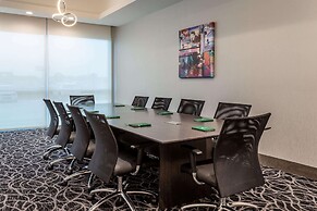 La Quinta Inn & Suites by Wyndham Shorewood