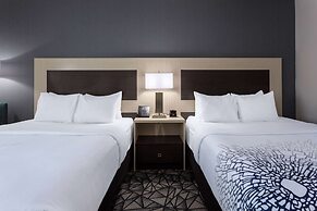 La Quinta Inn & Suites by Wyndham Shorewood