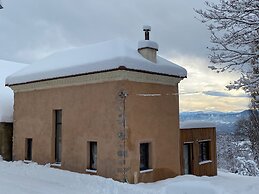 La Petite Maison Basse Corréo