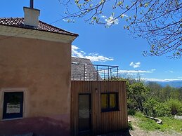 La Petite Maison Basse Corréo