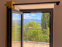 La Petite Maison Basse Corréo