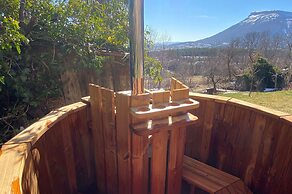 La Petite Maison Basse Corréo