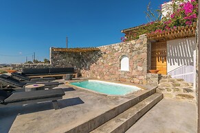 Petra Residence Mini Pool Spa