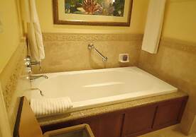 Ritz Carlton Club 3br Residence