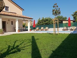 Holiday Home in Brtonigla With Private Pool