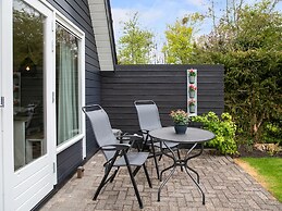 Peaceful Holiday Home in Tuitjenhorn