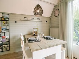 Peaceful Holiday Home in Tuitjenhorn