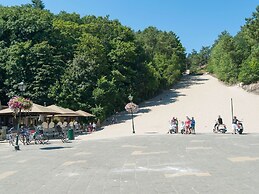Peaceful Holiday Home in Tuitjenhorn