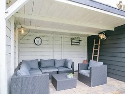 Peaceful Holiday Home in Tuitjenhorn