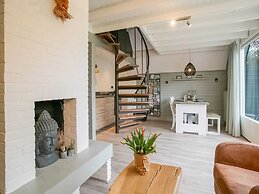 Peaceful Holiday Home in Tuitjenhorn