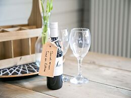 Peaceful Holiday Home in Tuitjenhorn