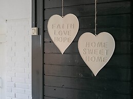 Peaceful Holiday Home in Tuitjenhorn