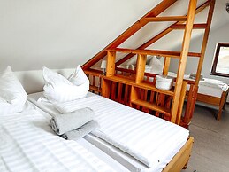 Stylish Apartment With Terrace in Sonneberg