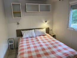 Chalet Near Antwerp With Pool Access
