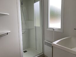 Chalet Near Antwerp With Pool Access